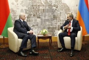 Никол Пашинян провел телефонную беседу с Александром Лукашенко