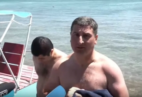 Գեղարքունիքի մարզպետը, «Սևան» ազգային պարկի տնօրենը և Սևանի քաղաքապետը լողացին Սևանա լճում