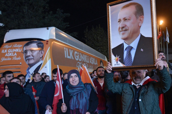 Правящая партия Турции на грани раскола – СМИ