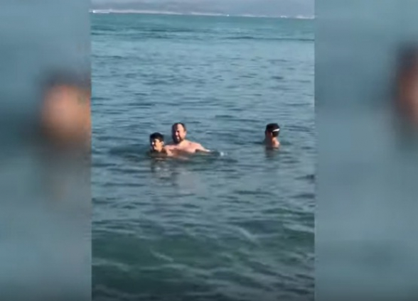 Министр окружающей среды Армении искупался в Севане