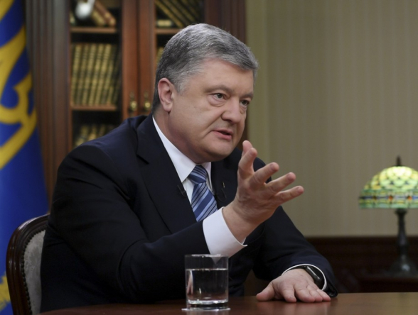 Порошенко явился на допрос в Государственное бюро расследований Украины