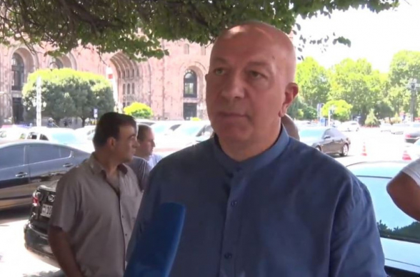 Ուզում եմ հասկանալ՝ կառավարությունը դավադրության մեջ կա՞, թե՞ ոչ. ավտոներկրողները ակցիան կշարունակեն (տեսանյութ)