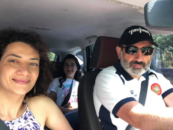 Սիմինդ փարթիի կադրից անդին