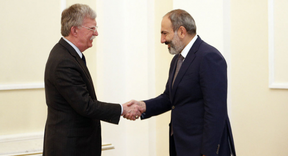 Ինչ է լինում, երբ Բոլթոնին բան ես խոստանում ու չես անում