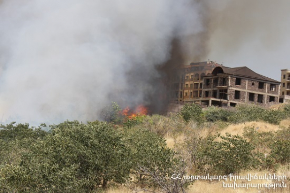 «Պանորամա Երևան Ռեզորթ» հյուրանոցային համալիրի մոտ այրվել է խոտածածկ տարածք