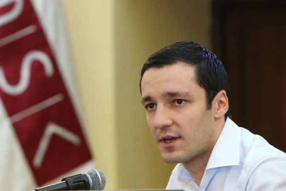 Ուսանողը նկարել է քննության ժամանակ «խաչապուրի խժռող» դասախոսին