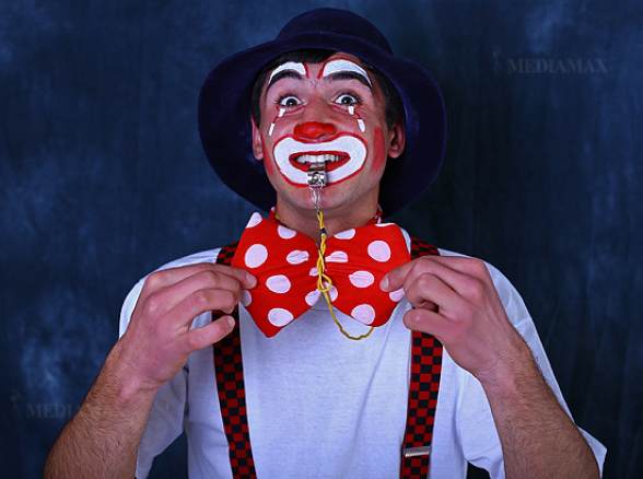 ՏԿԵ նախարարություն ծաղրածու են հրավիրել. Պապիկյանի քարտուղարուհու ծնունդը վերածվել է կրկեսային փարթիի. «Հրապարակ»