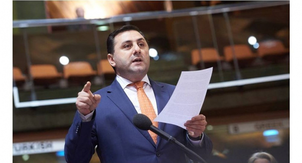 Երևանի քաղաքապետը հիմա երևի ձեռքերն է շփում. հանրային լարման ֆոնին աղբահանության խնդիրները մոռացվեն գնան, ինքը պլստա