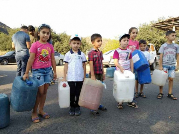 Արճիս համայնքի բնակիչները փակել են Բագատաշեն-Ալավերդի միջպետական ճանապարհը. ջուր չունեն (լուսանկար)