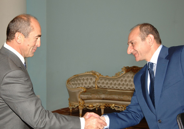 Роберт Кочарян поздравил Бако Саакяна