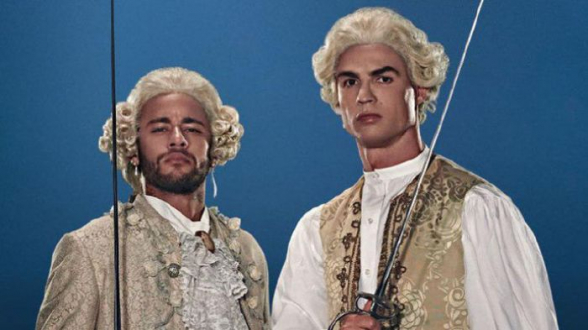 Միջնադարյան հագուստով և կեղծամով Ռոնալդուն ու Նեյմարը սուսերամարտել են գովազդում