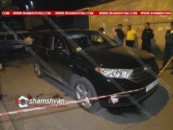 Կրակոցներ Երևանում. Toyota-ի վրա հայտնաբերվել են ինքնաձիգից արձակված 20-ից ավելի կրակոցի հետքեր