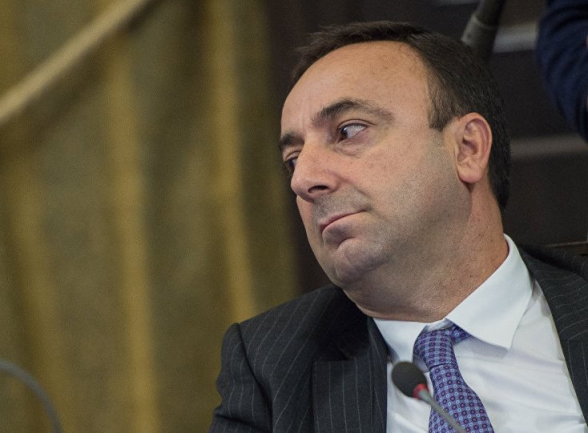 Իշխանությունը Հրայր Թովմասյանից «ազատվելու» ուղիներ է փնտրում․ «Փաստ»