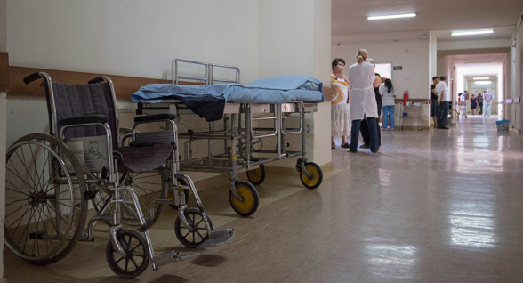 84-ամյա տղամարդը փորձել է վերջ տալ կյանքին և կտրել է պարանոցը. նրան տեղափոխել են հիվանդանոց