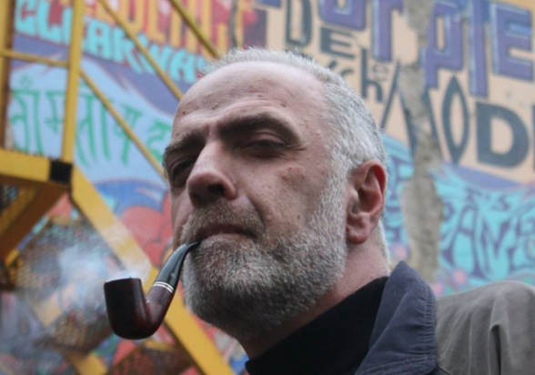 Чувствуют они все, что скоро им предстоит совместное путешествие в каменоломни Гориса