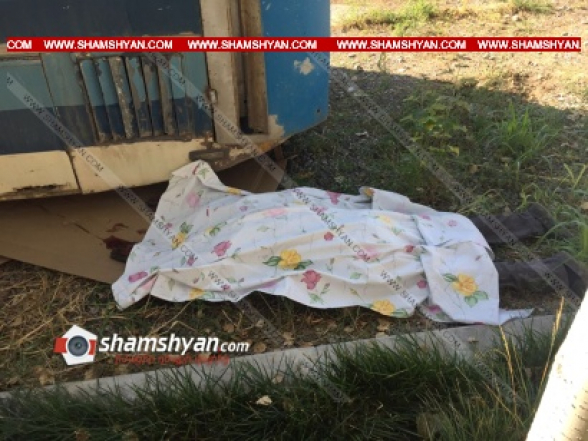 Հոկտեմբերյանի գինու գործարանում ավտոբուսը քարերի վրայից սահել և ընկել է վարորդի վրա. վերջինս տեղում մահացել է (տեսանյութ)