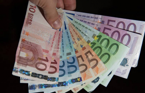 Դրամանենգության դեպք է բացահայտվել․ կեղծ եվրո իրացրած օտարերկրացի կինը ձերբակալվել է