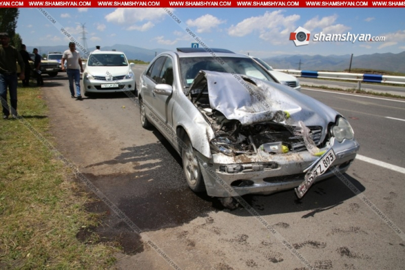 Ինչպես է Գեղարքունիքի մարզում տեղի ունեցել Газ 2411-ի և Mercedes-ի բախումը. կա վիրավոր