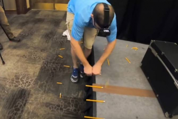 Ամերիկացին մեկ րոպեում 98 մատիտ Է ջարդել և հայտնվել Գիննեսի ռեկորդների գրքում