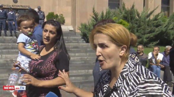 2 տարեկան երեխես ջերմության մեջ ա, 10 դրամ չունեմ, որ դեղ առնեմ. «Սանիթեքի» աշխատող