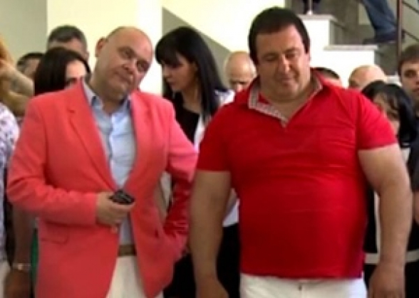 «Մուլտի Գրուպ» կոնցեռնի տնօրեն Սեդրակ Առուստամյանին՝ ԲՀԿ պատգամավորի հորը, մեղադրանք է առաջադրվել