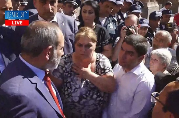 Когда «народный» премьер пытается выкрутиться и забывает прошлое (видео)