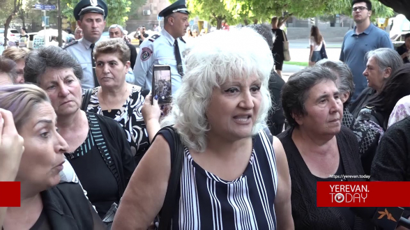 Մարտի մեկը իրենք են կազմակերպել, հիմա փող են տալիս, որ ծածկադմփոց անեն. ցուցարարներ