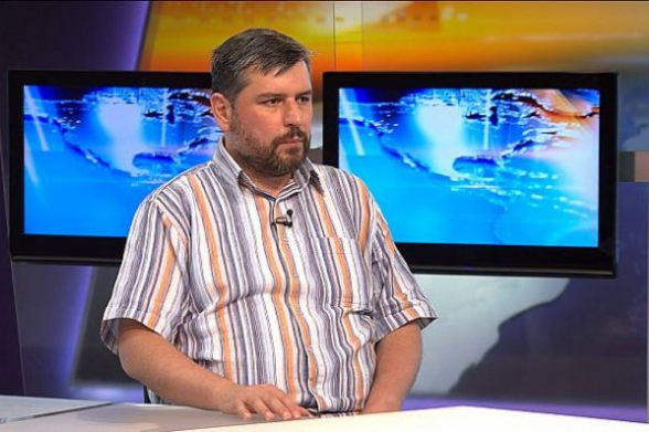 Իսկ Վայոց Ձորի մարզպետը, որի մերձավորները 3 սպա են ծեծել, չպիտի՞ հրաժարական տա