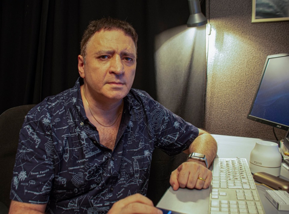 Վերջին տարիների ամենախայտառակ երևույթը սրանց «Դուխով» գլխարկներն էին