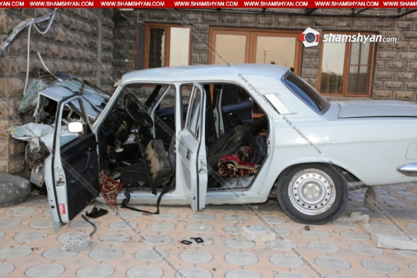 Տեսախցիկն արձանագրել է Աշտարակում տեղի ունեցած խոշոր ու ողբերգական ավտովթարի պահը. կա 1 զոհ, 4 վիրավոր