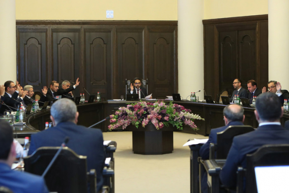 «Տանկերո՞վ ենք այս գույքը պահելու». «Գոլդեն Փելես»-ի պահառության համար ոստիկանությանը կվճարվի 6,5 մլն դրամ (տեսանյութ)