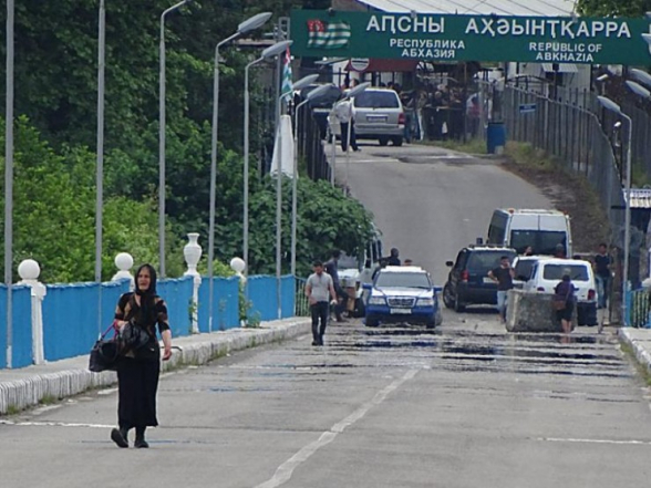 Абхазия отменила ограничение на пересечение границы с Грузией