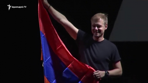 Концерт с участием DJ Армин ван Бюрена в рамках WCIT 2019 завершился фейерверком