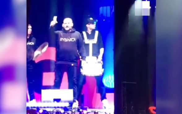 Российский миллиардер устроил «денежный дождь»