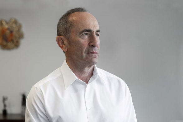 Հասարակական, քաղաքական, մշակույթի, սպորտի մի քանի տասնյակ գործիչներ իշխանություններին կոչ են անում դադարեցել հակասահմանադրական գործընթացը