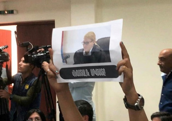 Վնգստալու արվեստը․ խորհրդանշական ակցիա