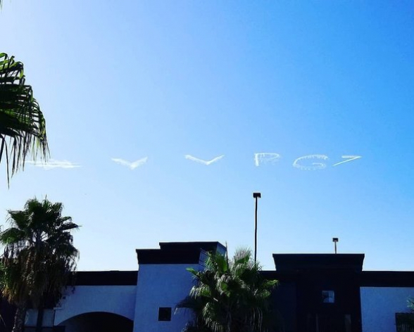 Ի պատիվ Պուտինի ծննդյան օրվան՝ ԱՄՆ-ի երկնքում շնորհավորական մակագրություն է հայտնվել