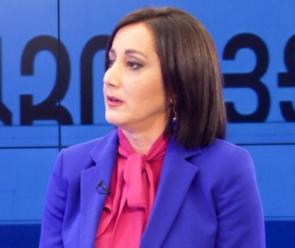 Անժելա Թովմասյան․