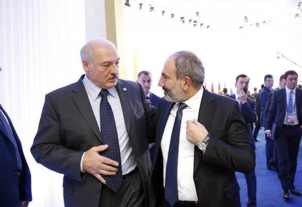 Էլ ի՞նչ КГБ, ЦРУ. «դուզ» խոս­քը հու­մո­րով ա­սե­լու վար­պետ Լու­կա­շեն­կոն՝ «Պա­պից ա­վե­լի կա­թո­լիկ» Փաշինյանին․ «Իրատես»