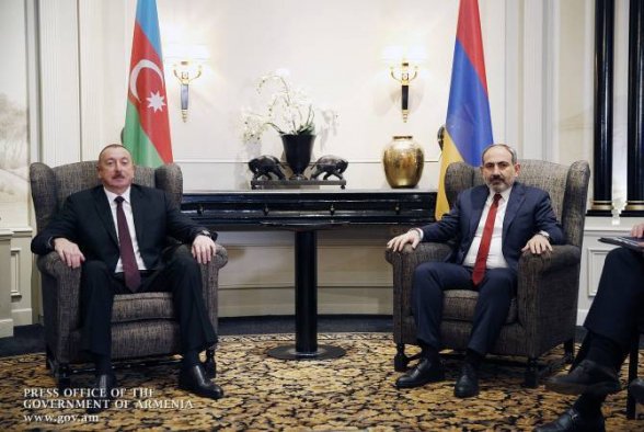 Пашинян и Алиев обсудили возможности снижения напряженности