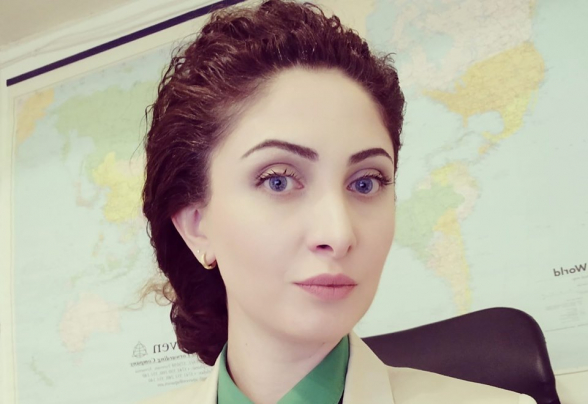 Եթե տիկին Ռևազյանը տեղյակ չէ, փոխանցեք, որ մենք ունենք 2 փակ ցամաքային սահման, չունենք ծովային ելք