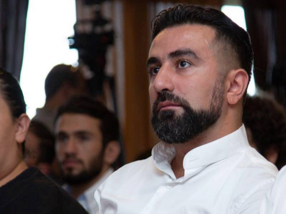 Պողոսնե՛ր, զգո՞ւմ եք՝ ինչ մանրախնդիր արարած է ձեր կուռքը