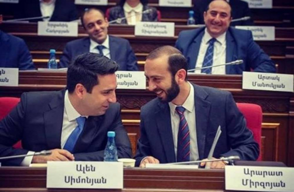 Հերթական անգամ «թանկարժեք» գործուղման մեկնած Արարատ Միրզոյանին Ալեն Սիմոնյանը կփոխարինի․ «Հրապարակ»