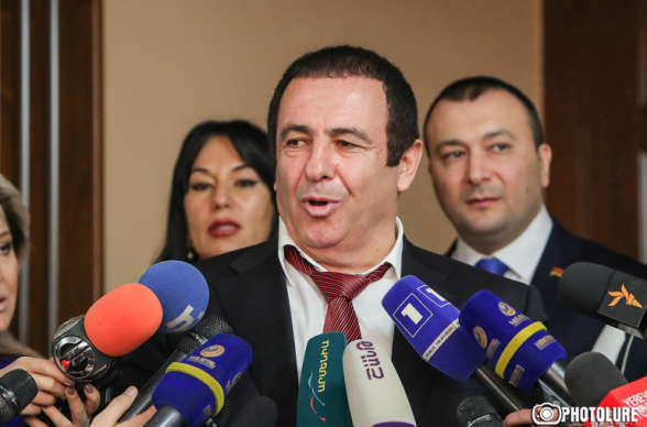 16, 18 տարեկան աղջիկներին հարցաքննության կանչելն ինձ համար անընդունելի է․ Գագիկ Ծառուկյանը՝ Հրայր Թովմասյանի դուստրերին ԱԱԾ կանչելու մասին (տեսանյութ)