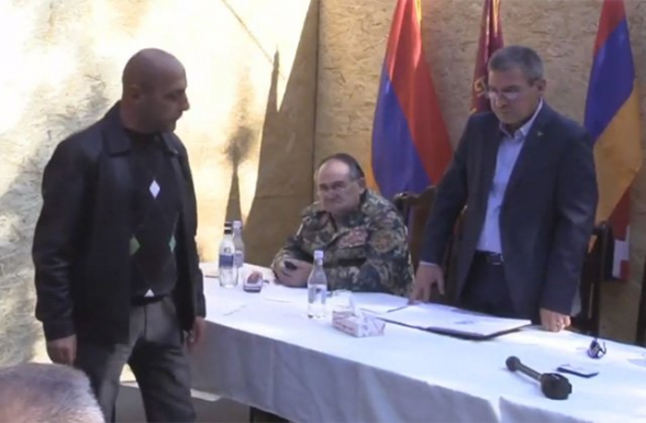 Լարվածություն ԵԿՄ Կենտրոնի կառույցում (տեսանյութ)