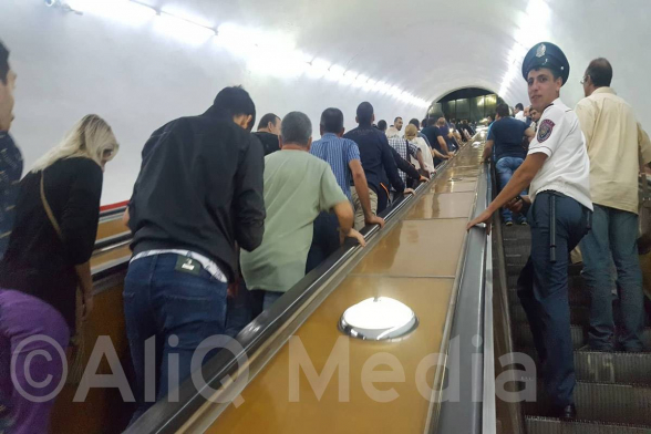 Վրաստանում ուղևորները թունելում մնացել են 15-18 րոպե. մետրոն կրկին խափանումներով է աշխատում