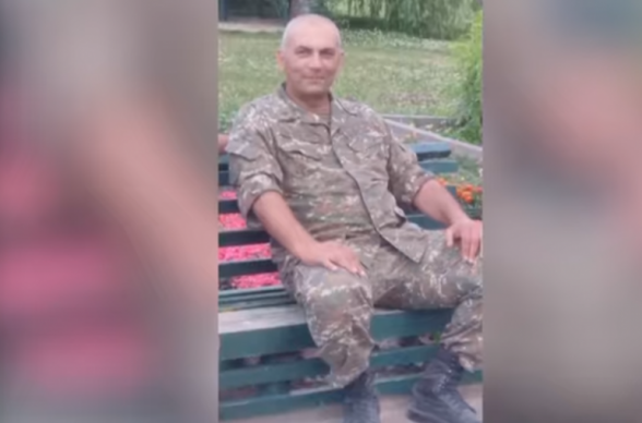 Եղբորս՝ փոխգնդապետ Արա Մխիթարյանի վիճակը շարունակում է մնալ ծայրահեղ ծանր, սխալ տեղեկատվություն են տարածում. Կարեն Մխիթարյան