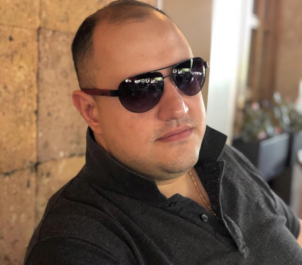 Սա սերմացու գողացող մկան վարքագիծ է