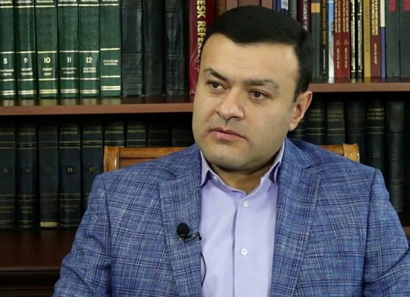 Ի՞նչ էր վստահորդիս անունը, ալավերդցի Վահա՞գ, վայ չէ... բայց կարող ա վսյո-ժե Վահագ