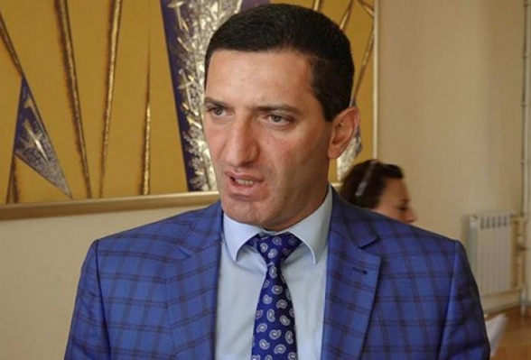 Փաստ է, որ պետական ապարատում կան բազմաթիվ ծպտյալ գոմիկներ